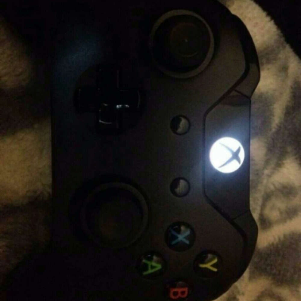 Xbox one controller - Picture 2 of 2